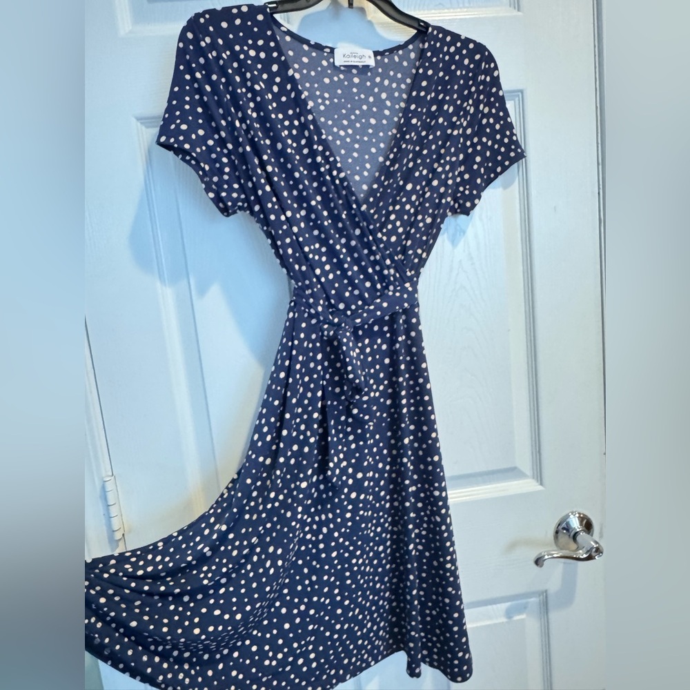 Kaileigh Woman’s Size Medium Navy Faux Wrap  Polka Dot Stretch Dress